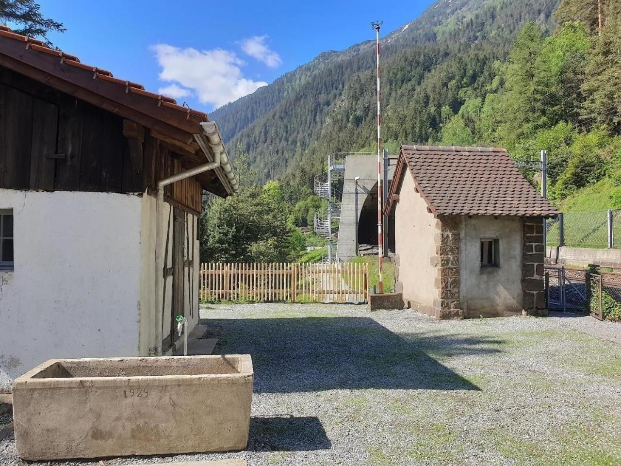 Villa Bahnwaerterhaus Eggwald Wassen Esterno foto