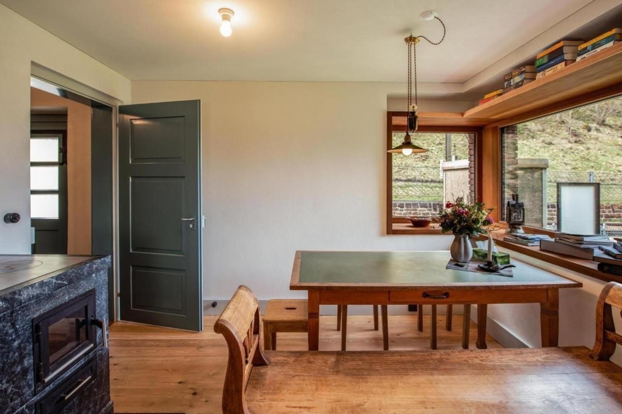 Villa Bahnwaerterhaus Eggwald Wassen Esterno foto